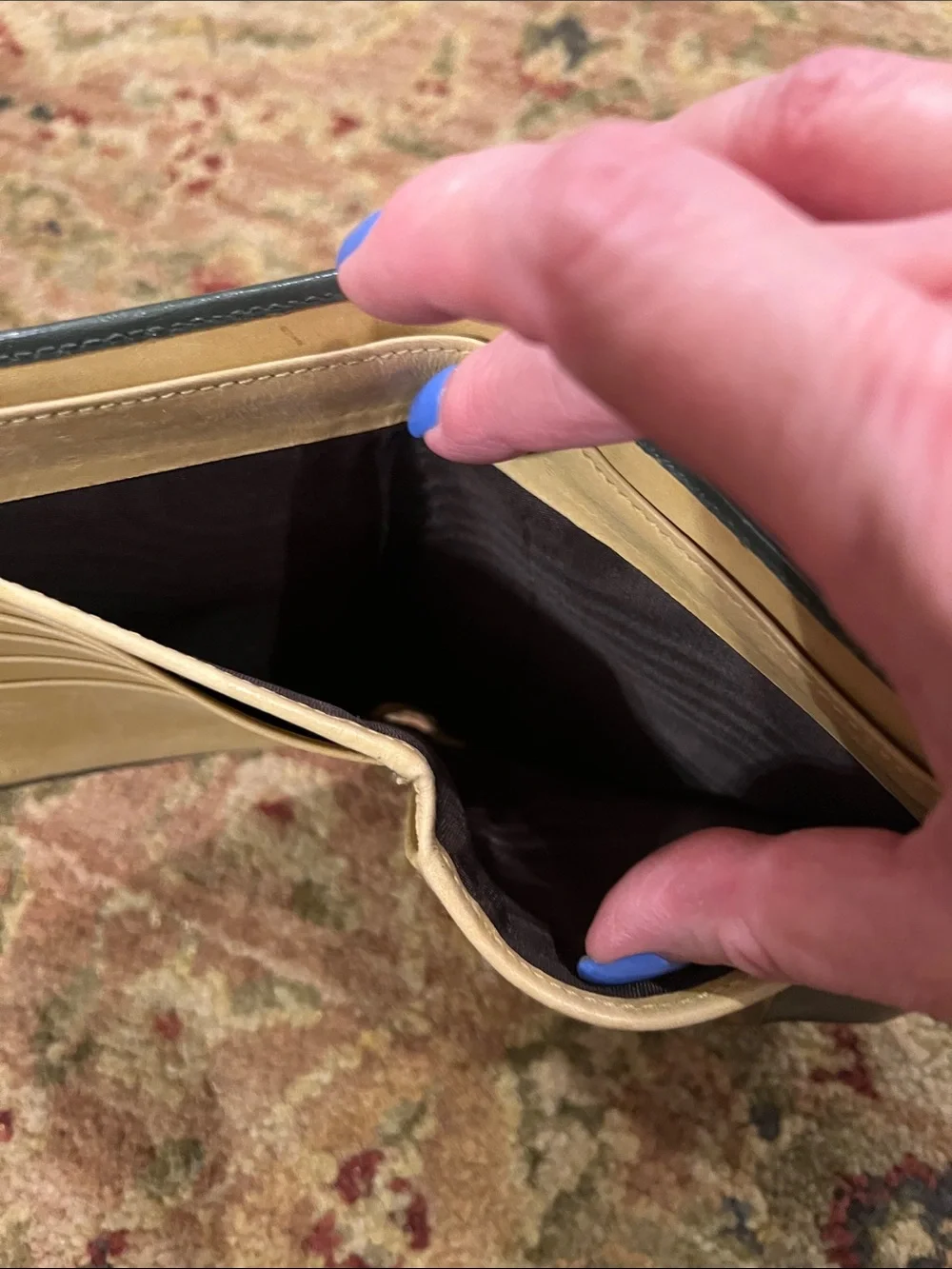 Gucci compact fold